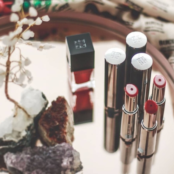 💎ABOUT ME + LUXE GOODS💎 - Picture 4 of 8